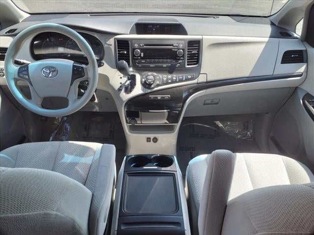 2014 Toyota Sienna LE 8-Passenger